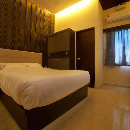 Jai Wings Hotel Pondicherry Esterno foto