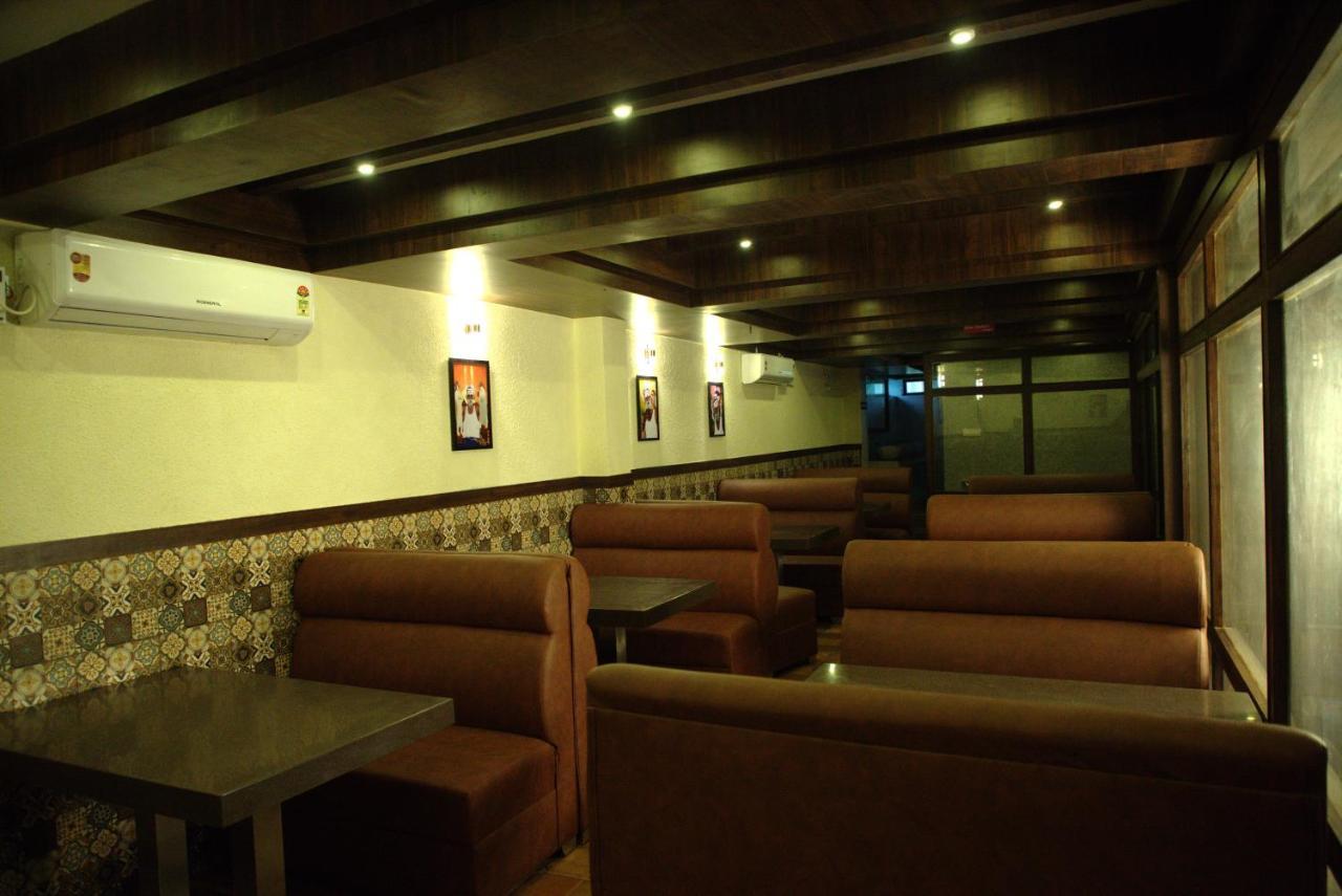 Jai Wings Hotel Pondicherry Esterno foto