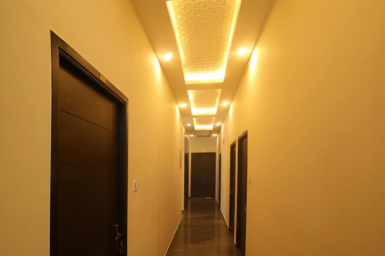 Jai Wings Hotel Pondicherry Esterno foto