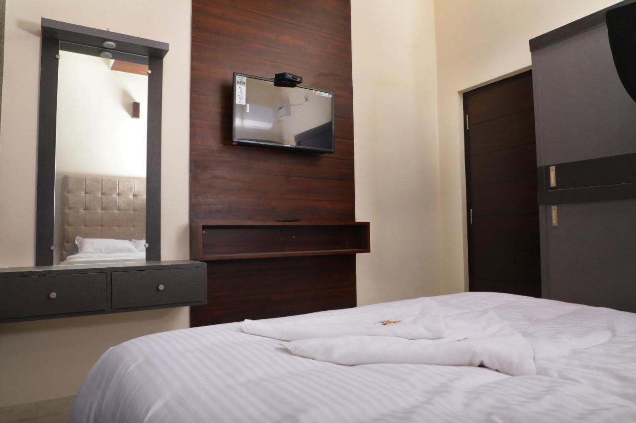 Jai Wings Hotel Pondicherry Esterno foto