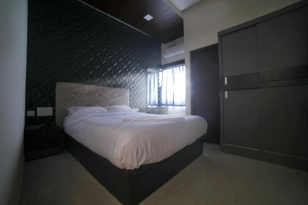 Jai Wings Hotel Pondicherry Esterno foto